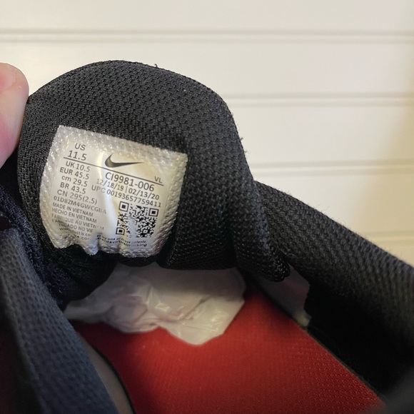 Red nike running shoes. Size 11.5 - Picture 6 of 6